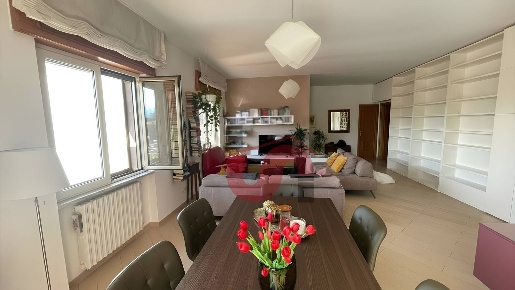 Foto Appartamento in Via Tiengo, Benevento Ponticelli di 160 m² in vendita