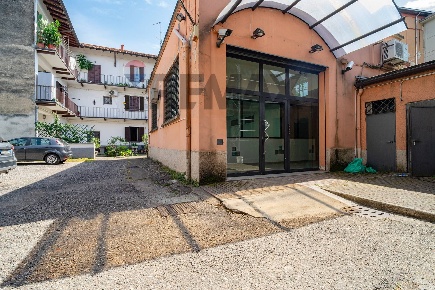 Foto Magazzino a Rho Centro di 90 m² con 3 locali in vendita