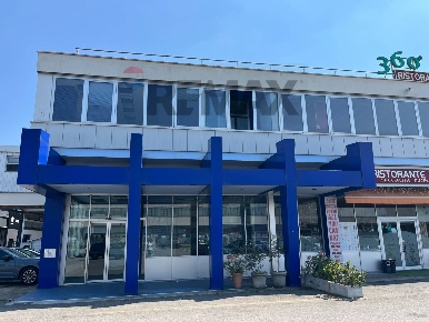 Foto Ufficio in Strada Padana Superiore 28, Cernusco sul Naviglio di 500 m²