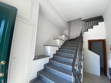 Foto Ufficio in via la botte 44, Calcinaia Centro di 140 m² con 4 locali