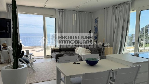 Foto Appartamento in VIA MEDE, Bergeggi di 130 m² con 5 locali in vendita