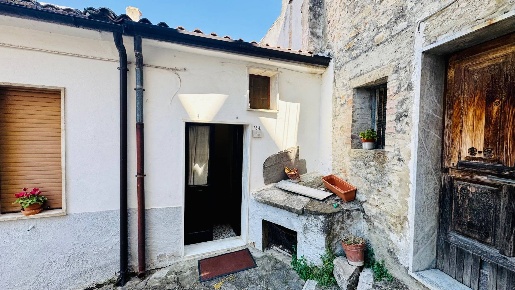 Foto Case semi ndipendenti in VIA PORTA SANT'ANNA 54, Zungoli di 45 m²
