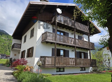Foto Casa indipendente in Via Cismon 5, Lamon Centro di 300 m² in vendita