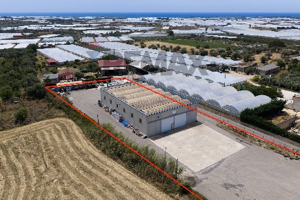 Foto Capannone industriale in Contrada Cozzo D'Oro 203, di 670 m²