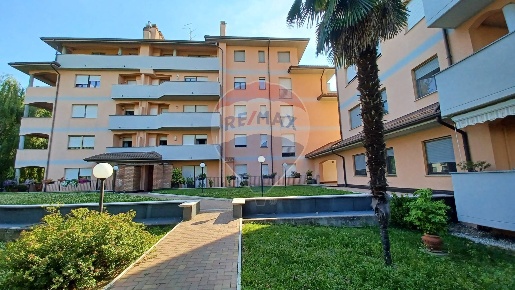 Foto Appartamento in Via Livigno 2, Canegrate di 68 m² con 2 locali