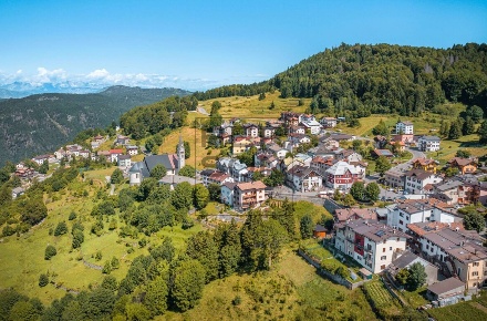 Foto Terreno residenziale a Luserna Centro di 550 m² in vendita