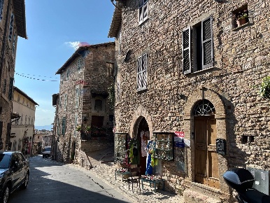 Foto Casa indipendente in via fontebella 2, Assisi Centro Storico di 300 m²
