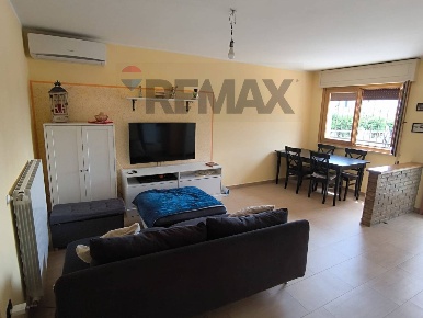 Foto Villa a schiera in Via Borgo 2, Borgo Mantovano di 108 m² con 6 locali