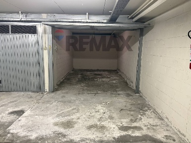 Foto Posti auto in Via Ninfea 18, Iseo Centro di 19 m² con 1 locali