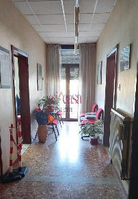Foto Appartamento a Grosseto Stazione - Via Roma di 150 m² con 6 locali