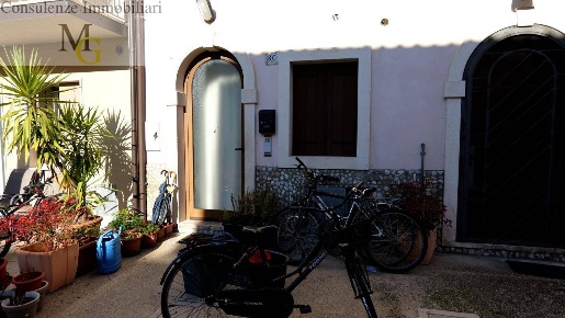 Foto Rustico a Monteforte d'Alpone Centro di 80 m² con 3 locali in vendita