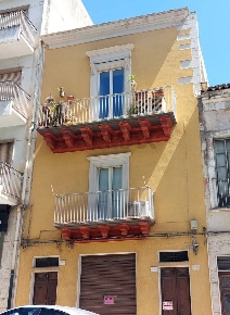 Foto Casa indipendente a Ragusa Centro di 330 m² con 10 locali in vendita