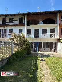 Foto Case semi ndipendenti in via nazionale, Mercenasco Centro di 90 m²