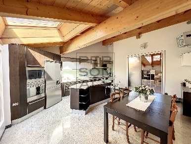 Foto Appartamento in Fornace, Fornace Centro di 195 m² con 5 locali