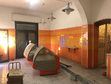Foto Attività commerciale in via montanelli, Pisa di 70 m² con 2 locali