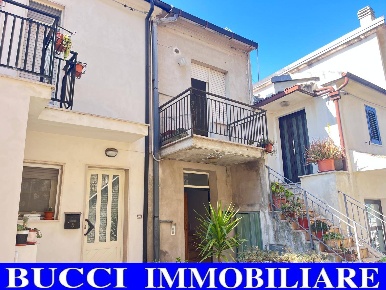 Foto Villa a schiera in Via Regina Margherita 157, Cappelle sul Tavo Centro