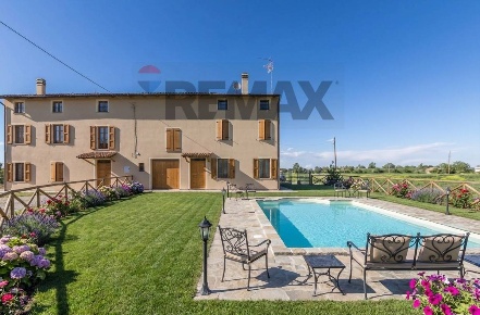 Foto Casa indipendente in Strada della Cisa 78, Brescello Centro di 162 m²
