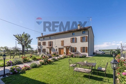 Foto Casa indipendente in Strada della Cisa 78, Brescello Centro di 162 m²