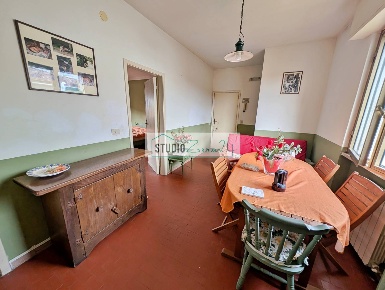 Foto Appartamento a Pietrasanta di 90 m² con 4 locali in vendita