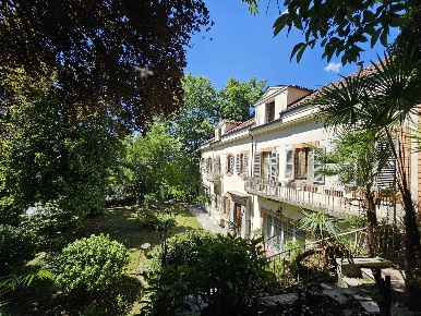 Foto Villa unifamiliare in strada del Bellardo 32, Torino di 500 m²