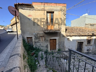 Foto Casa indipendente in Via Garibaldi 77, Comiso Centro di 90 m²