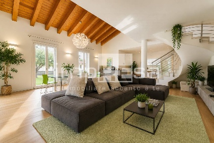 Foto Villa unifamiliare in Postioma di Paese, Paese Postioma di 550 m²