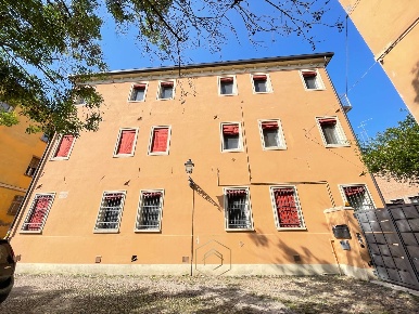 Foto Appartamento in Piazzetta San Nicolo', Ferrara Centro Storico di 98 m²