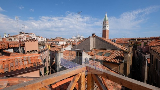 Foto Appartamento a Venezia San Marco di 100 m² con 6 locali in vendita