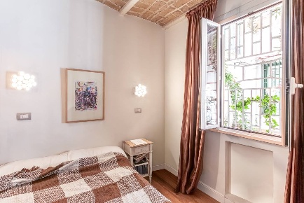 Foto Appartamento in Via Del Boschetto, Roma Monti di 16 m² con 1 locali