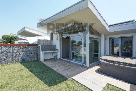 Foto Villa a schiera in via Goffredo Mameli 157, Bonate Sotto di 115 m²