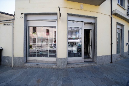 Foto Attività commerciale in Via Miaglia 18, San Benigno Canavese di 58 m²