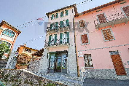 Foto Casa indipendente in Via Sabotino 2/3, Cunardo Centro di 130 m²