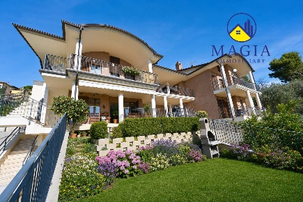 Foto Appartamento a Colli del Tronto Centro di 96 m² con 4 locali