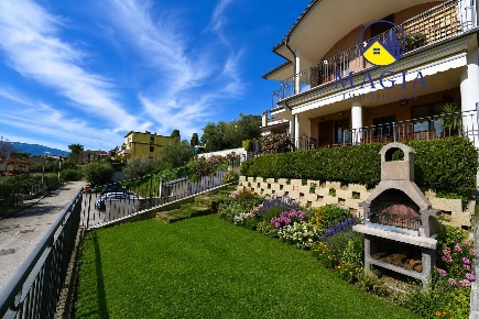 Foto Appartamento a Colli del Tronto Centro di 96 m² con 4 locali