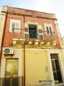 Foto Appartamento a Pachino Centro di 98 m² con 4 locali in vendita