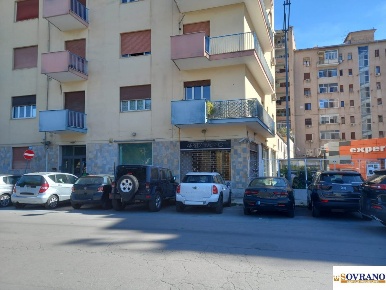 Foto Locale commerciale in Via Generale Di Maria, Palermo di 550 m²