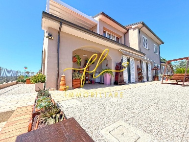 Foto Appartamento a Montescudaio di 103 m² con 3 locali in vendita