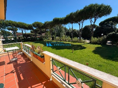 Foto Appartamento a Montignoso Cinquale di 60 m² con 2 locali in vendita