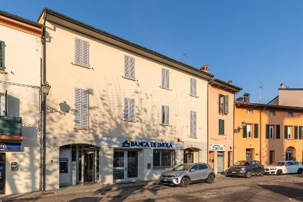 Foto Appartamento a Mordano di 205 m² con 5 locali in vendita