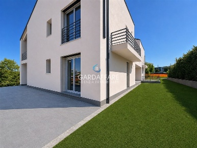 Foto Attico in Via Bell'Italia, Peschiera del Garda Centro di 216 m²