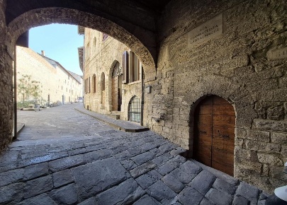 Foto Appartamento in Corso Garibaldi, Gubbio di 100 m² con 6 locali