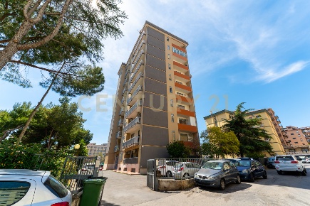 Foto Appartamento in Via Modena 20, Catania Vulcania - Sanzio di 140 m²