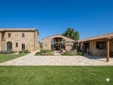 Foto Rustico in Via di Lattaia, Roccastrada di 1200 m² con 10 locali