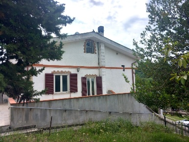 Foto Villa bifamiliare in Via della Valle 6, San Gregorio da Sassola