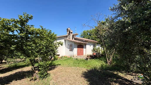 Foto Rustico a Bassano Romano di 190 m² con 7 locali in vendita