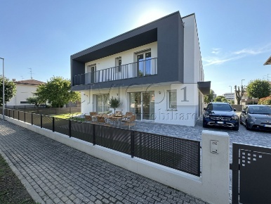 Foto Villa bifamiliare in Via de' Menabuoi, Curtarolo Centro di 150 m²