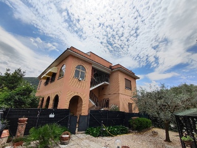 Foto Appartamento in Via Dello Scalo Ferroviario 8, Marcellina di 130 m²