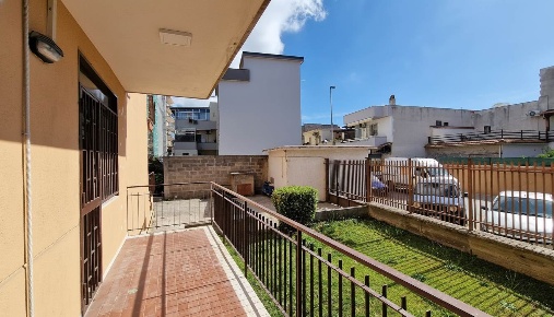 Foto Appartamento in VIA ALEMANNO, Mondragone di 109 m² con 3 locali