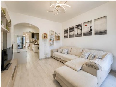 Foto Appartamento a Livorno Coteto di 77 m² con 6 locali in vendita