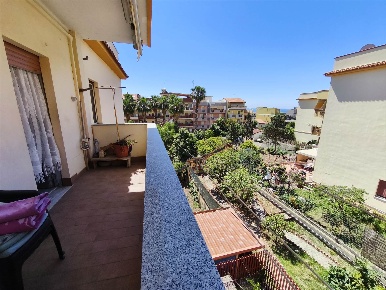 Foto Appartamento in Piazza San Giuseppe, Alì Terme di 92 m² con 3 locali